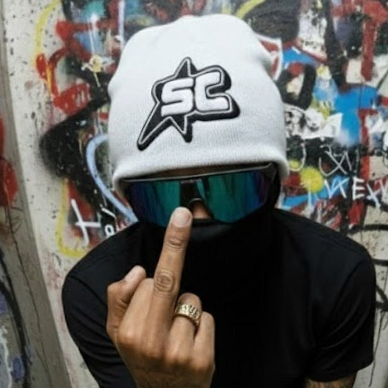 Grunge bonnet