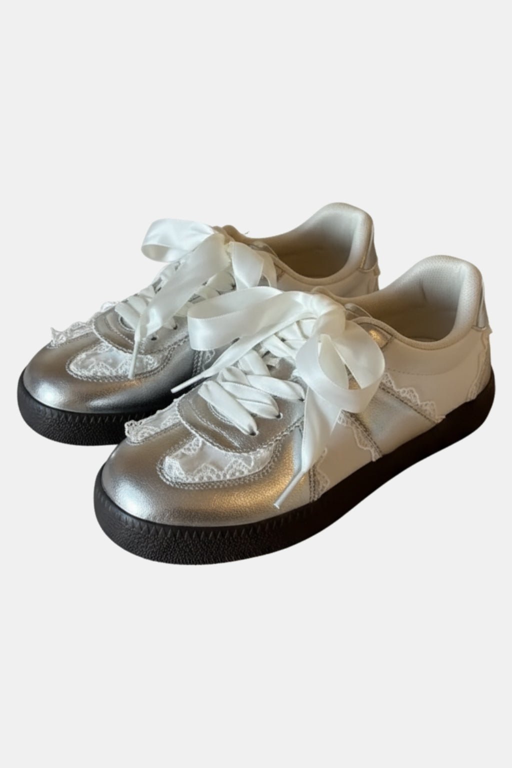 Ribbon-lace shoe